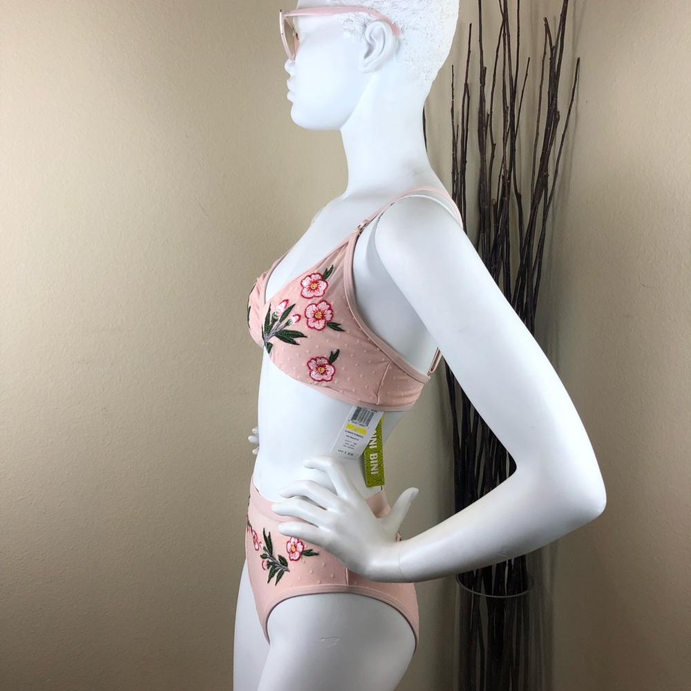 Gianni Bini | “Summer Romance” Bikini Set - Picture 4 of 8